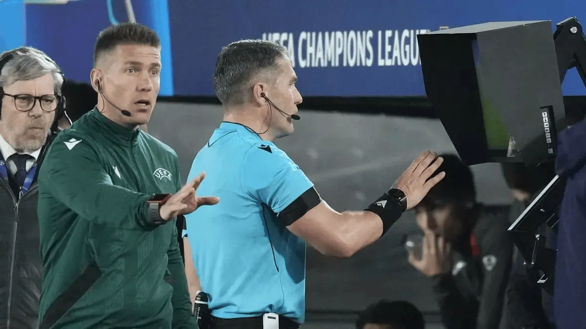 游戏版本-每体：如果按照IFAB规则的文字表述，普比尔手球应判罚点球